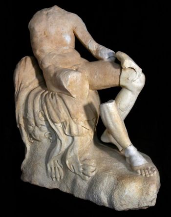 Fig. 7 - Statua di Dioniso